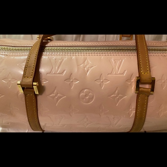 V Marshmallow Monogram Vermis Bedford Bag - Picture 3 of 11
